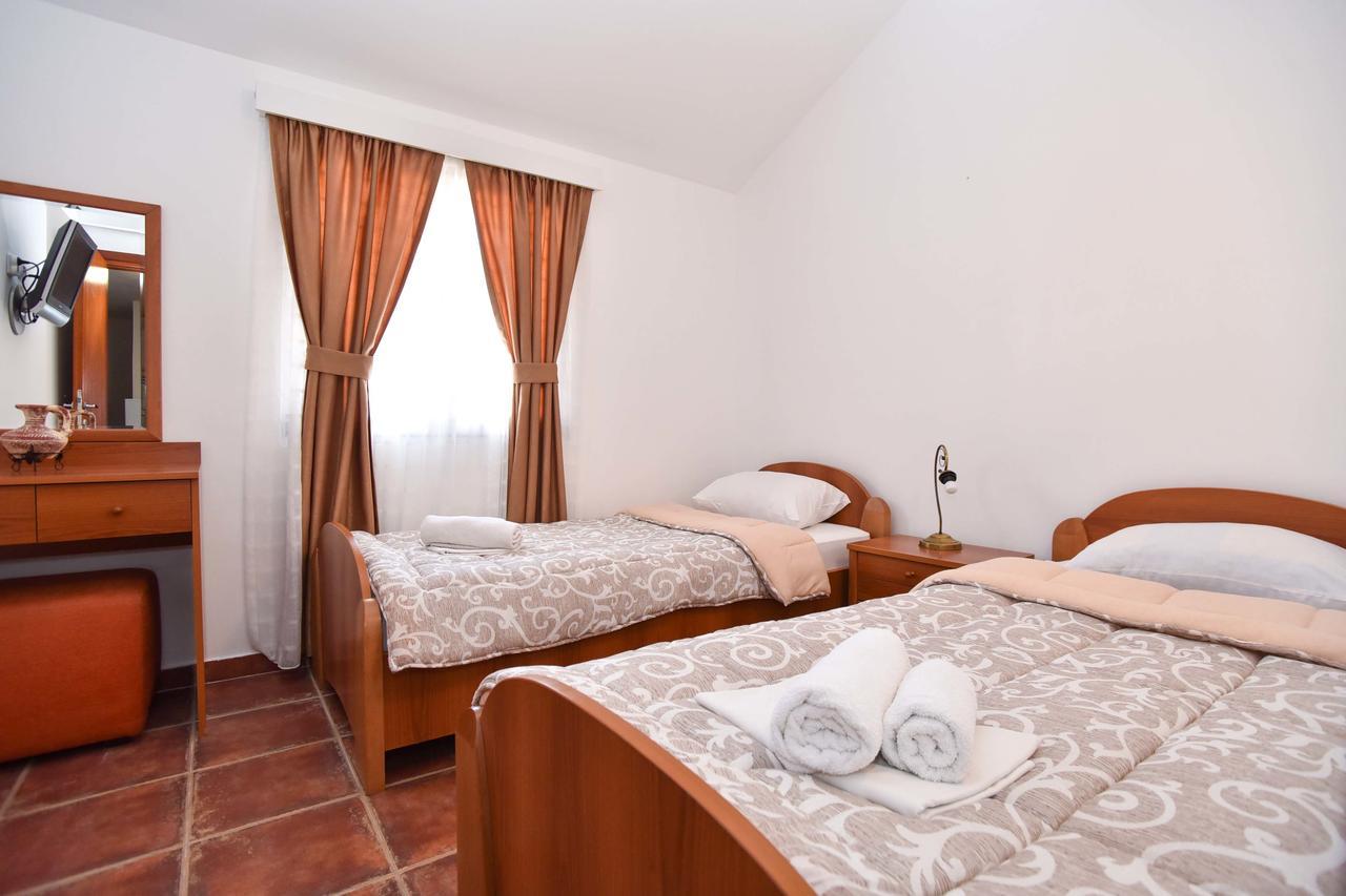 Ana Apartment *