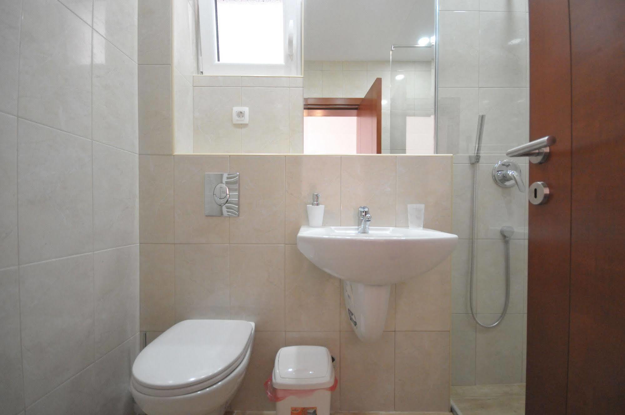 Ana Apartment *